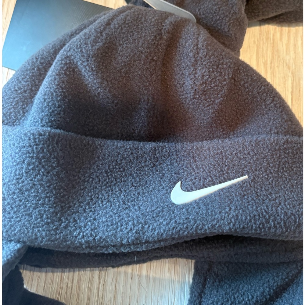 NWT Nike Infant Grey Fleece Hat & Mittens Size 0-6 MO - Picture 2 of 5
